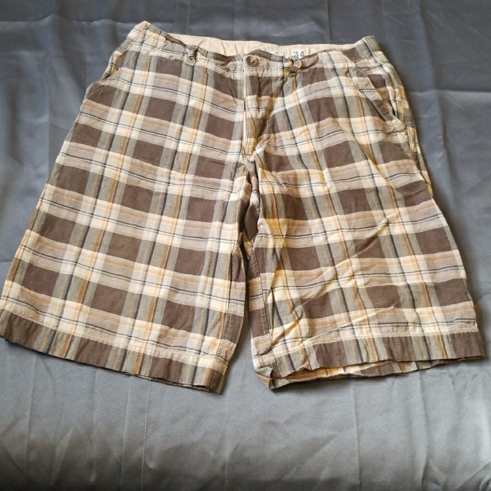 Men's plaid shorts